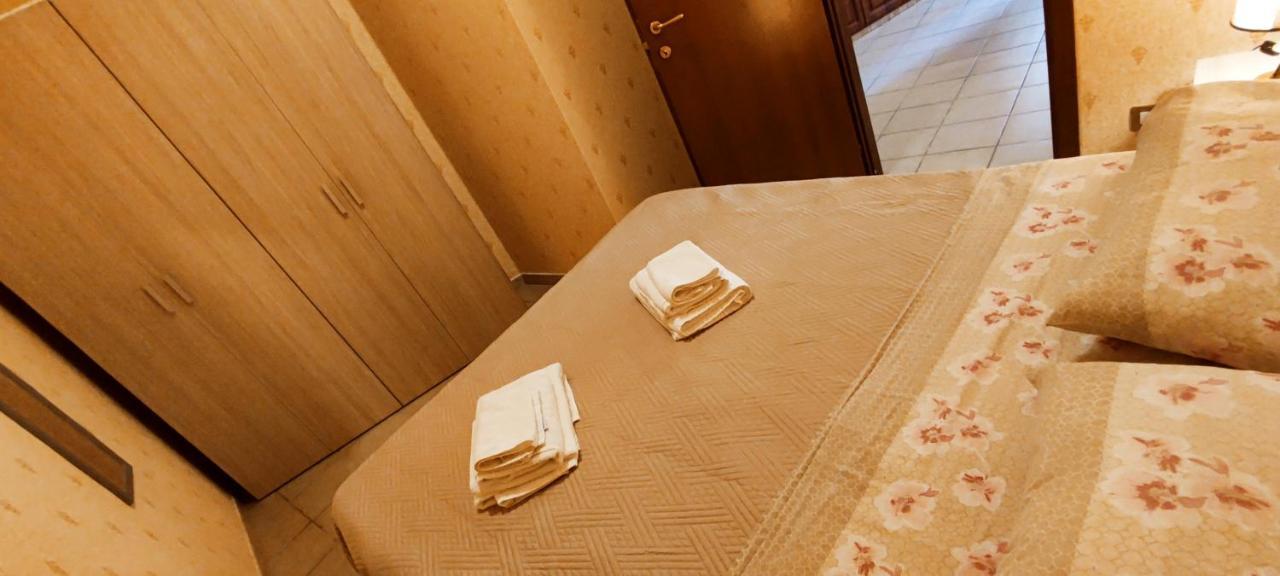 Casa Vacanza Dinastia Borbone - Centro Storico نابولي المظهر الخارجي الصورة