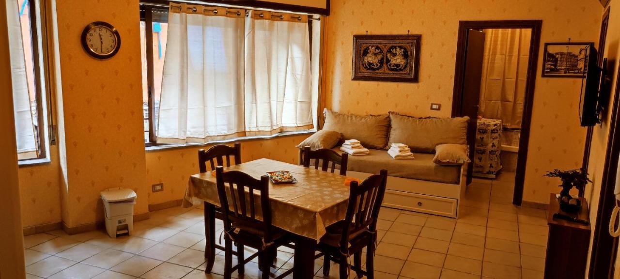 Casa Vacanza Dinastia Borbone - Centro Storico نابولي المظهر الخارجي الصورة