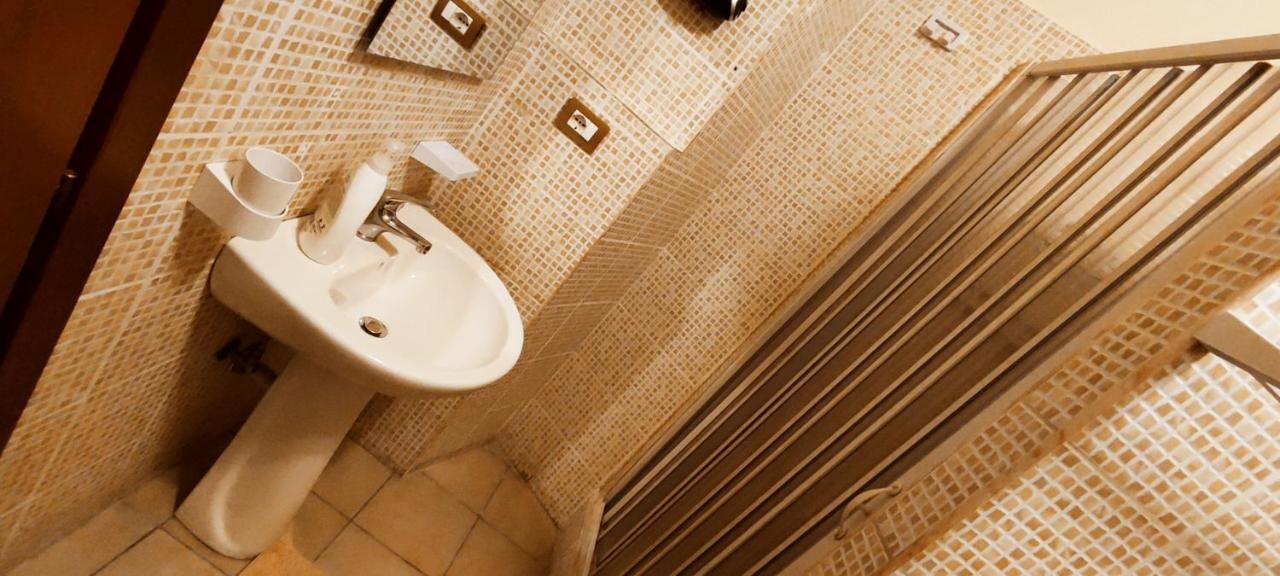 Casa Vacanza Dinastia Borbone - Centro Storico نابولي المظهر الخارجي الصورة